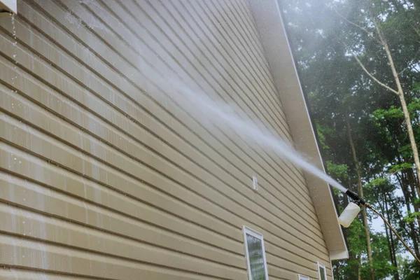 Expert Tips for Maintaining Your Driveway with Pressure Washing Service