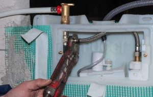 Top Benefits of Hiring a Waterproofing Expert