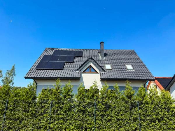 Solar requirements for installations that reduce system risks