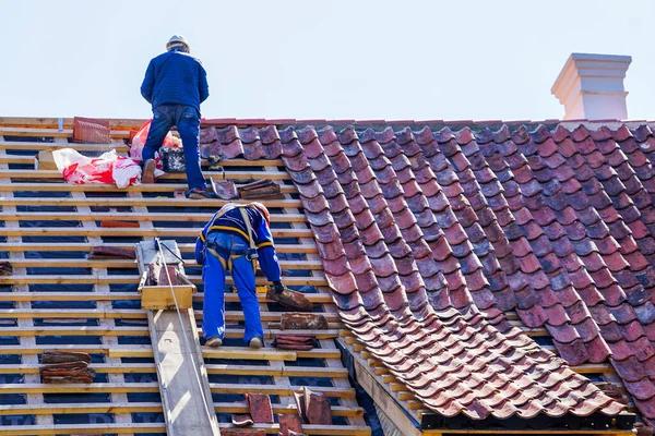 Roof Repair Largo Specialists for Residential and Commercial Roofs