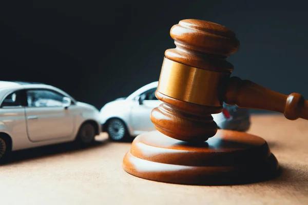 How a Car Accident Lawyer Can Deal With Insurance Companies