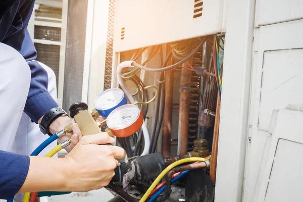 Troubleshooting Common Cooling Issues in Tarzana Homes